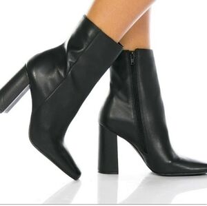 Elegant Black Leather Ankle Boots Steve Madden Lourde 8.5 Block 4" Heel